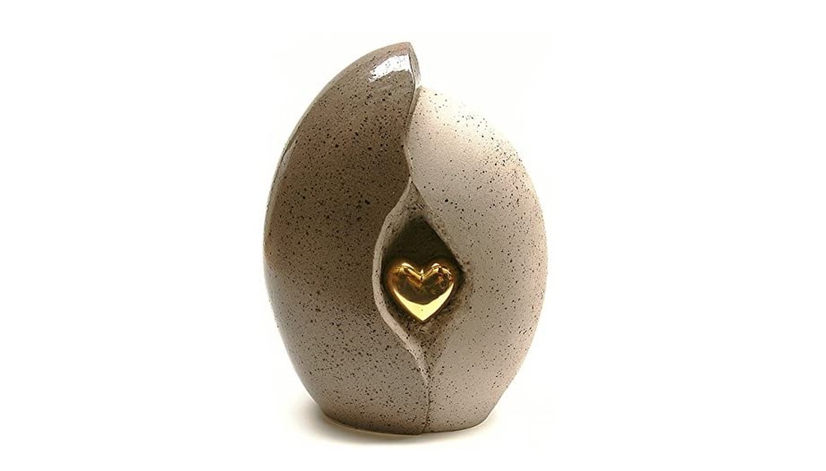 urna-in-ceramica-con-cuore-dorato